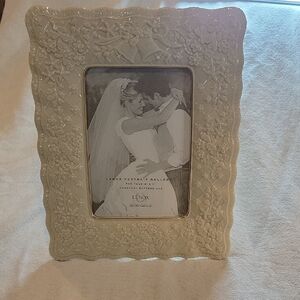 Lenox Wedding Promises Ivory Floral Design Picture Frame